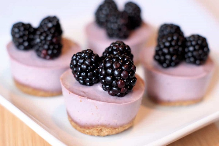 vegan blackberry desserts made with plant based milk 