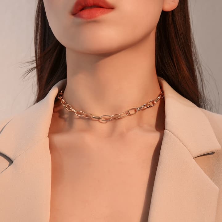 Collar necklace