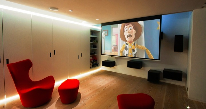 picture of a room with projector